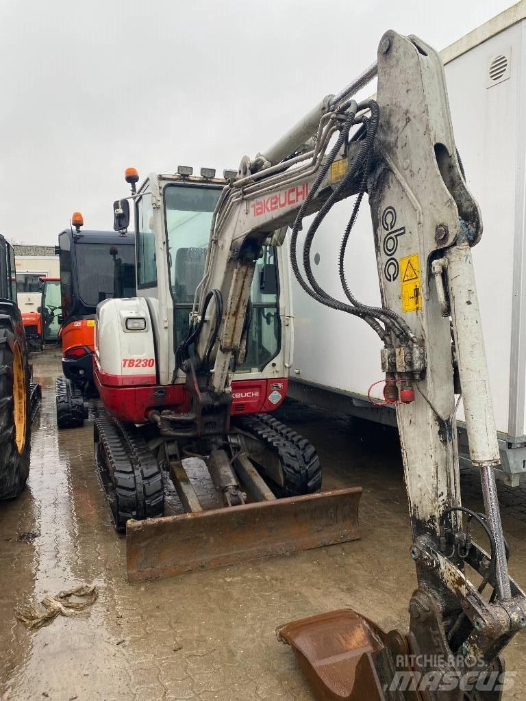 Takeuchi TB 230 Mini bageri <7t