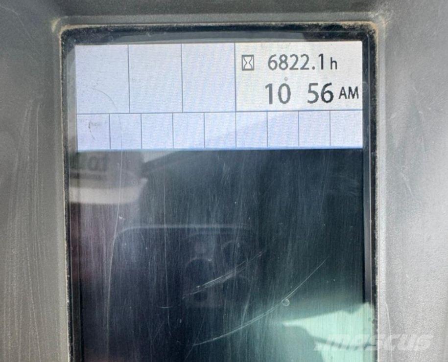 Hitachi ZX 135 US-6 Bageri gusjeničari