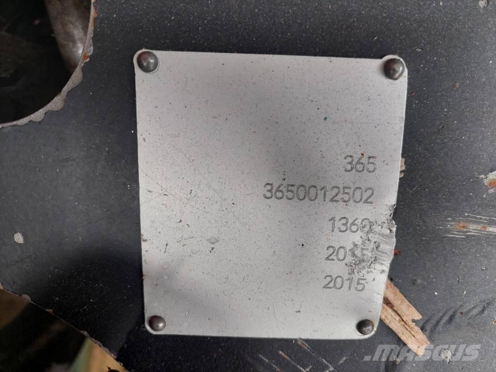 Komatsu 365.1 Glave za kombajne