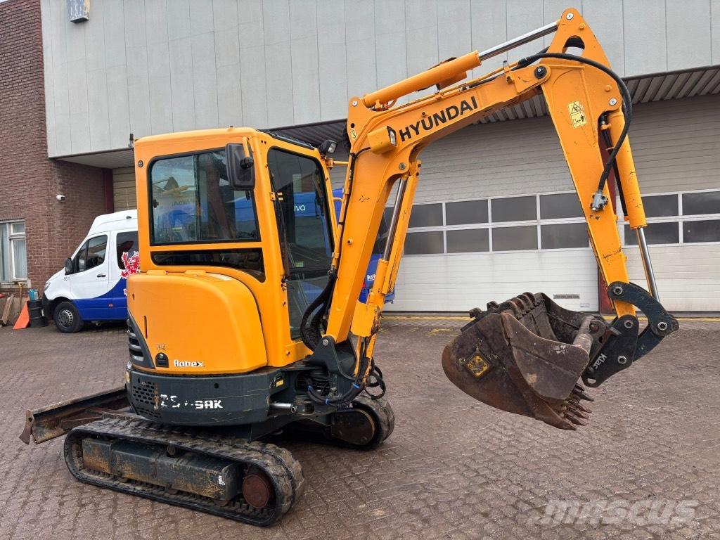 Hyundai 25 Z-9A Mini bageri <7t