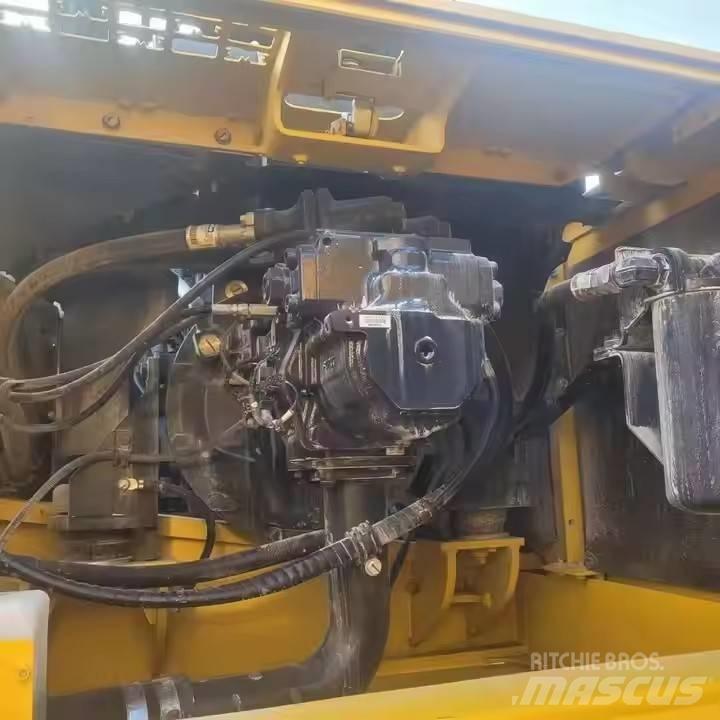 Komatsu PC360-8 Bageri gusjeničari