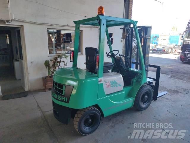 Mitsubishi FD 25 Dizelski viličari