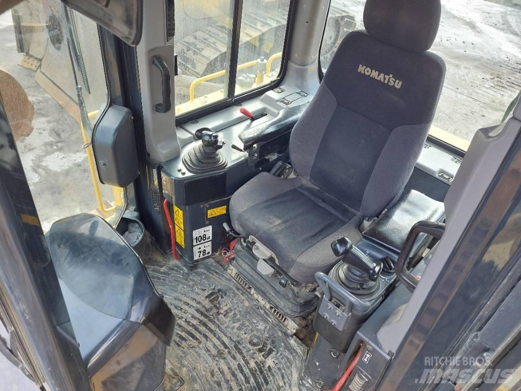 Komatsu D65PX-18 Buldožeri gusjeničari