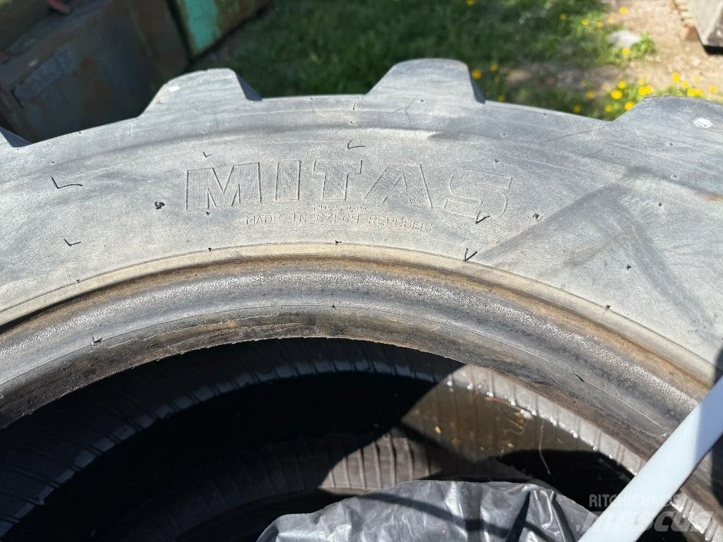 Mitas 405/70-20 Gume, kotači i naplatci