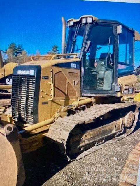 CAT D 4 K XL Buldožeri gusjeničari