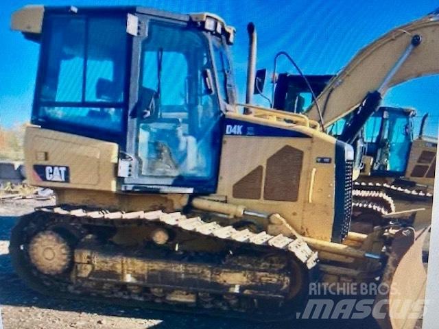 CAT D 4 K XL Buldožeri gusjeničari