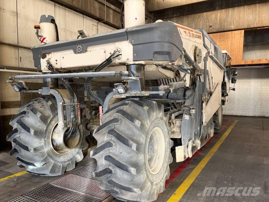 Wirtgen WR 240i Ostali strojevi za gradnju cesta