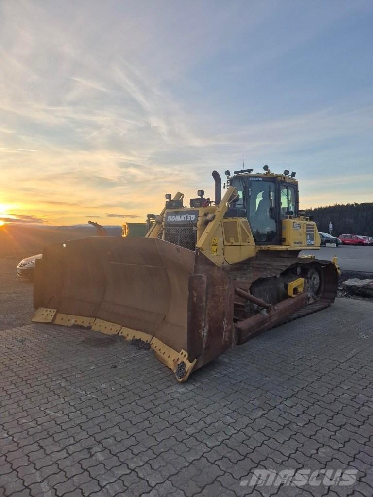 Komatsu D65 pxi Buldožeri gusjeničari