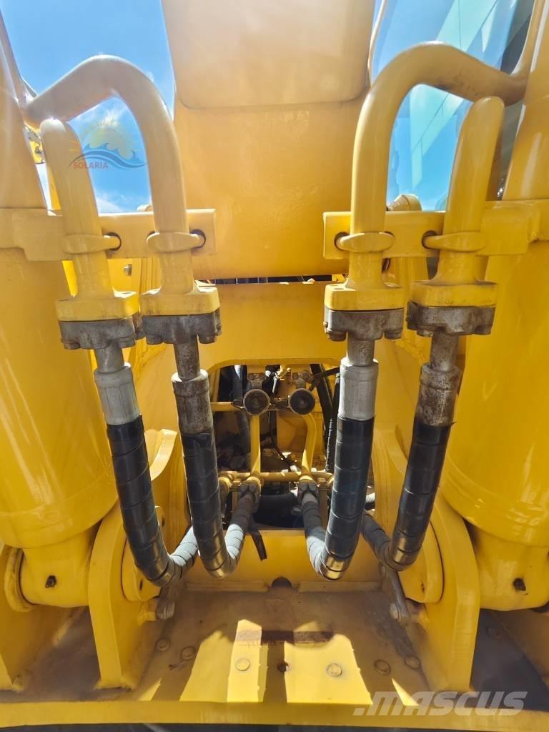 Komatsu PC 220-8 Bageri gusjeničari