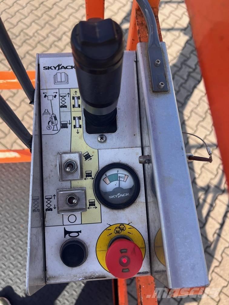 SkyJack SJ III 4626 Škaraste platforme