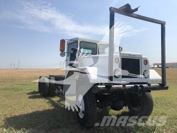 Diamond T M13 Kamioni-šasije