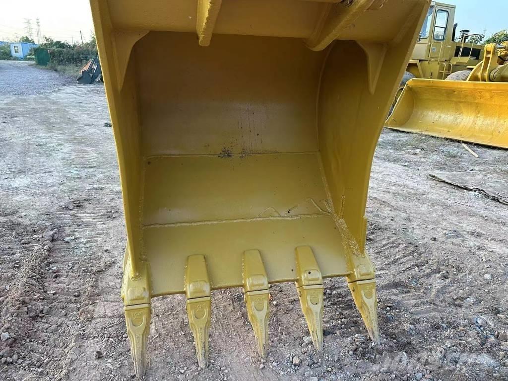 CAT 330 D L Bageri gusjeničari