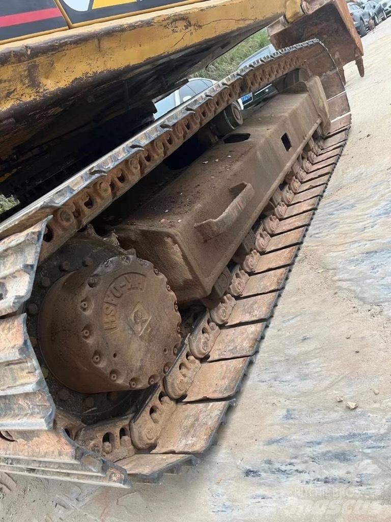 CAT 313 D Bageri gusjeničari