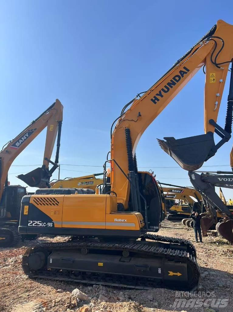 Hyundai 225-9 Bageri gusjeničari