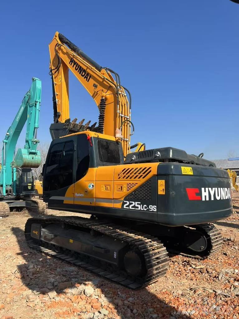 Hyundai 225-9 Bageri gusjeničari