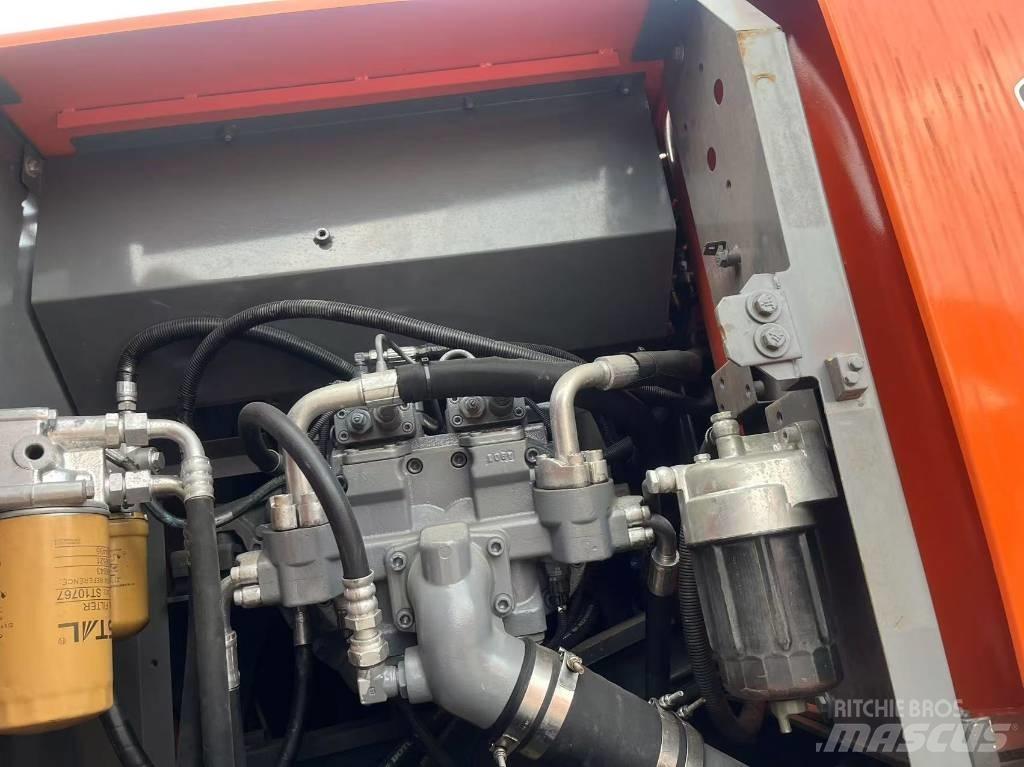 Hitachi zx200 Bageri gusjeničari