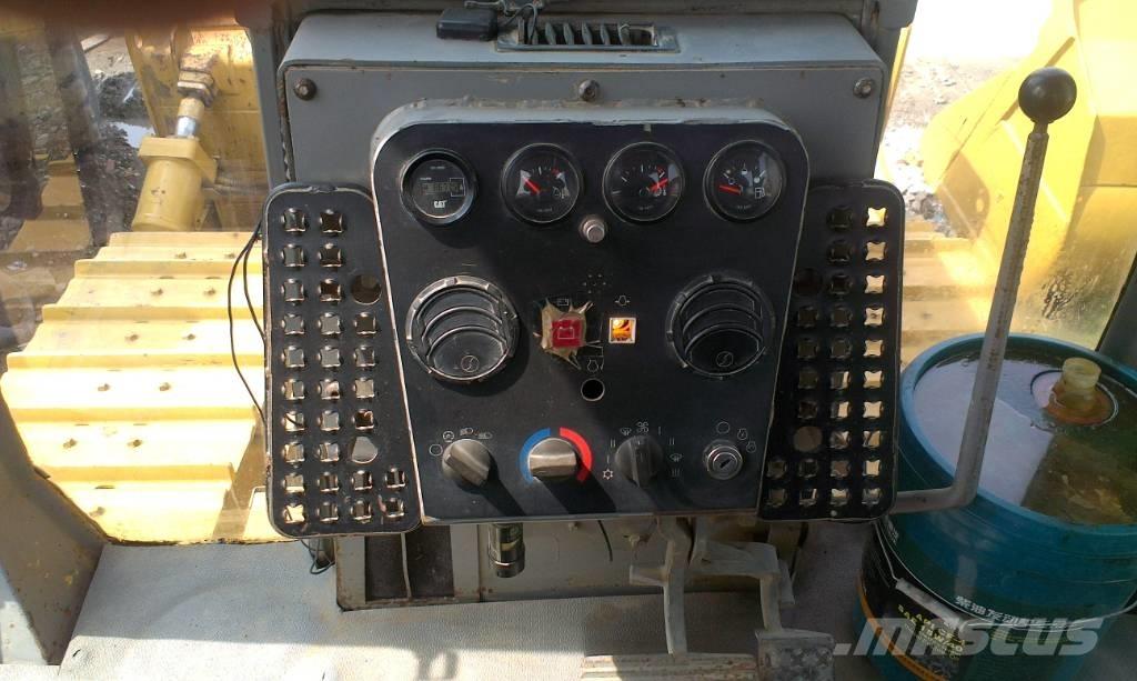 CAT D 6 G LGP II Buldožeri gusjeničari