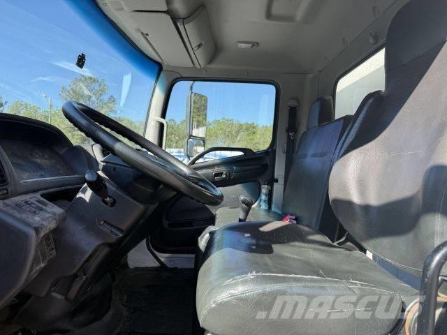 Hino 268 Kamioni za prijevoz pića