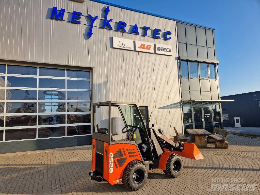 Cast Loaders 825D Teleskopski viličari