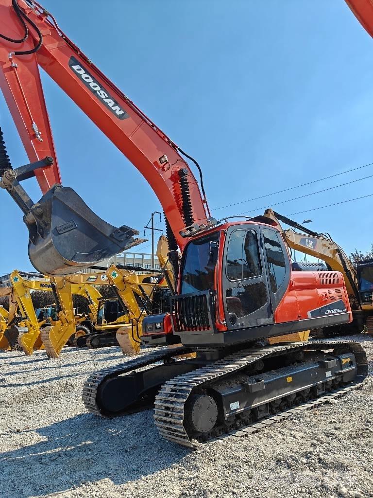Doosan 225 LCA Bageri gusjeničari
