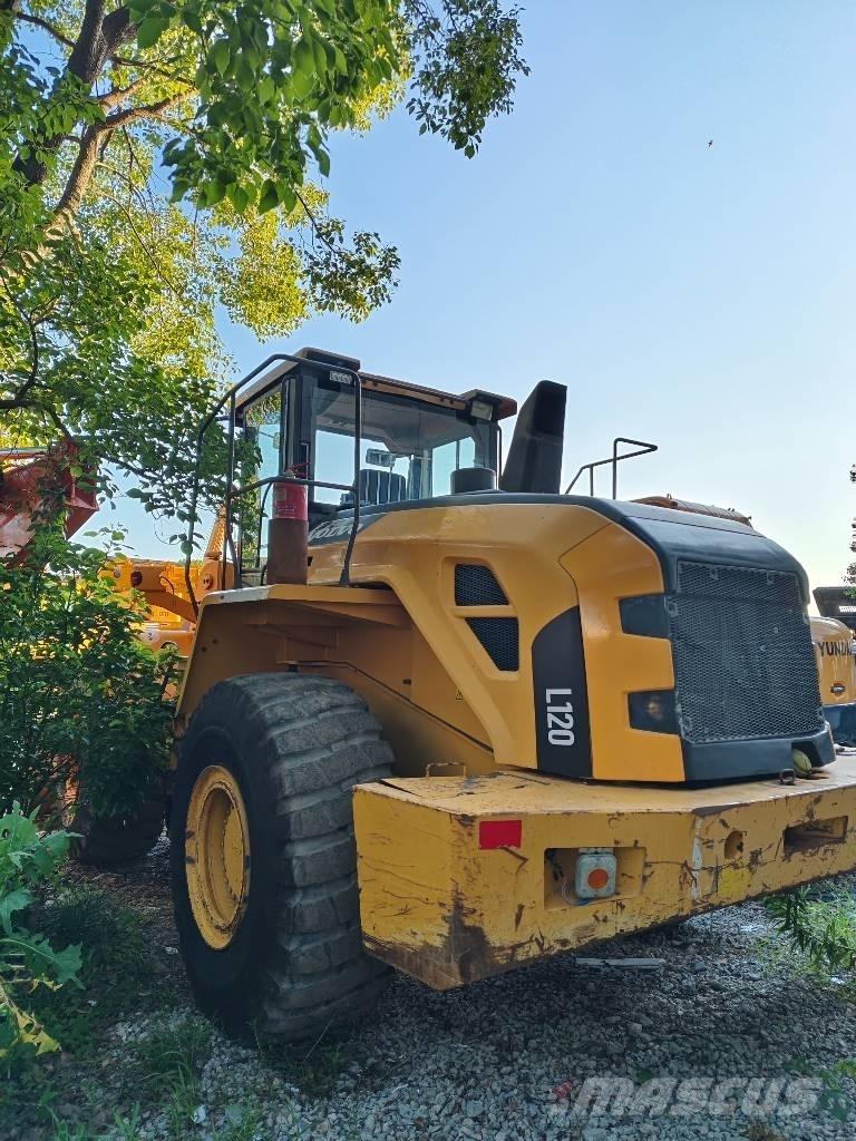 Volvo L 120 Utovarivači na kotačima