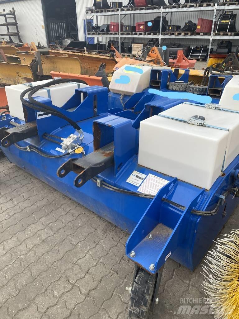  Multi Sweep 2400 mm Strojevi za metenje