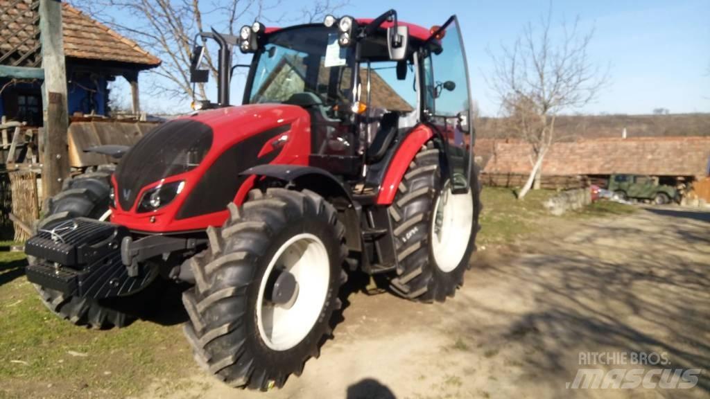 Valtra A 124 Traktori