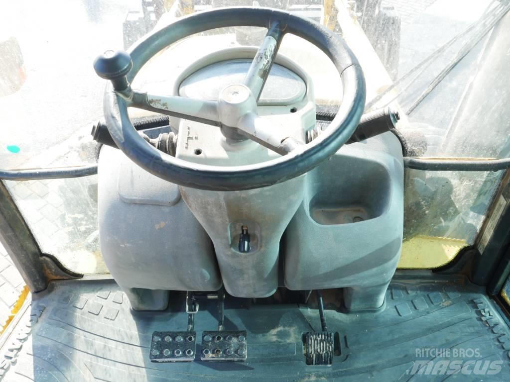 Komatsu WB 97 R-5 Utovarni rovokopači
