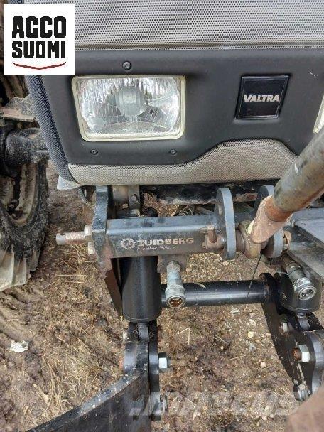 Valtra 8050 HITECH Traktori
