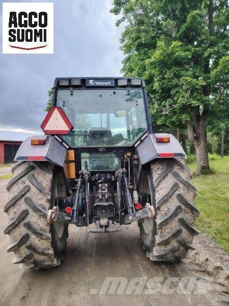 Valtra 8400 Traktori