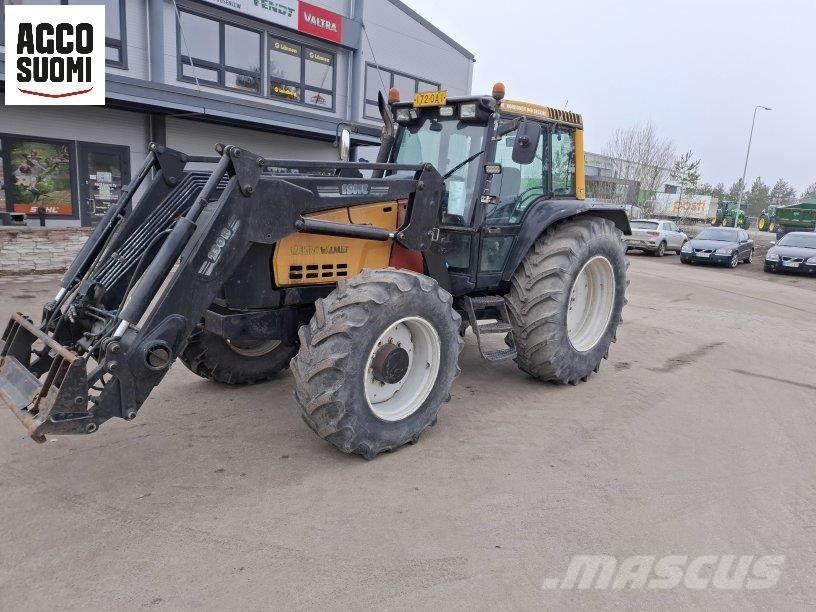 Valtra 8450 HITECH Traktori