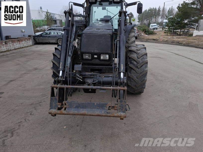 Valtra 8450 HITECH Traktori