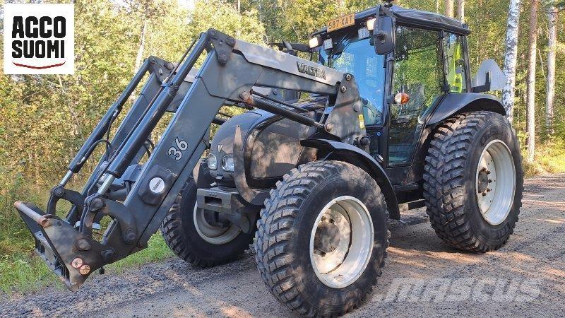 Valtra A93 Traktori