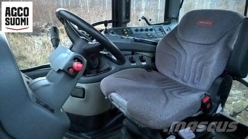 Valtra M130 Traktori