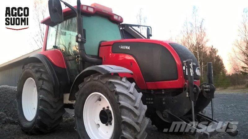 Valtra M130 Traktori
