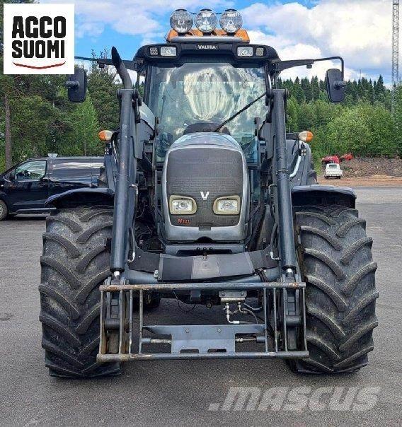 Valtra N141 A Traktori