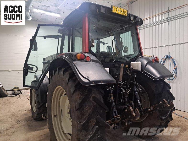 Valtra N141 HITECH Traktori