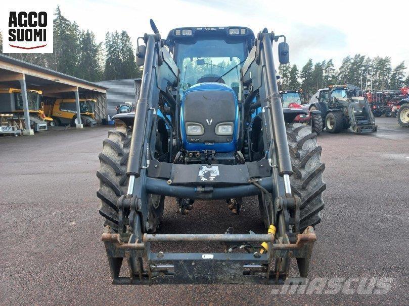 Valtra N142 VERSU Traktori