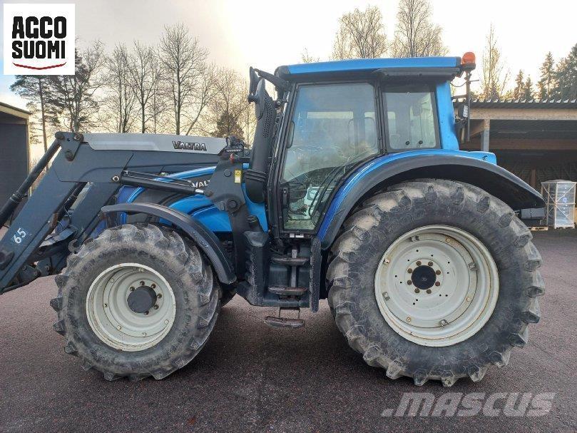 Valtra N142 VERSU Traktori