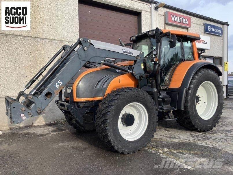 Valtra T162 VERSU Traktori