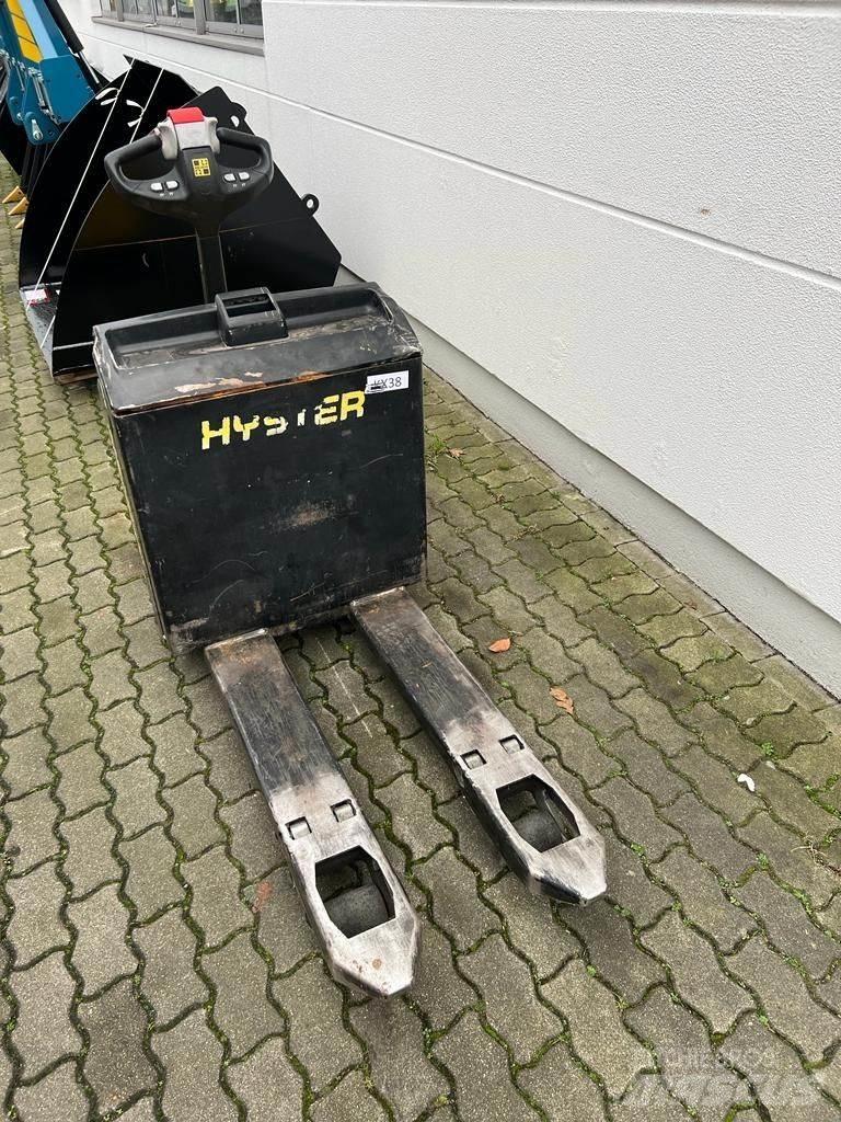 Hyster P 2.0 Nisko podizni električni viličar