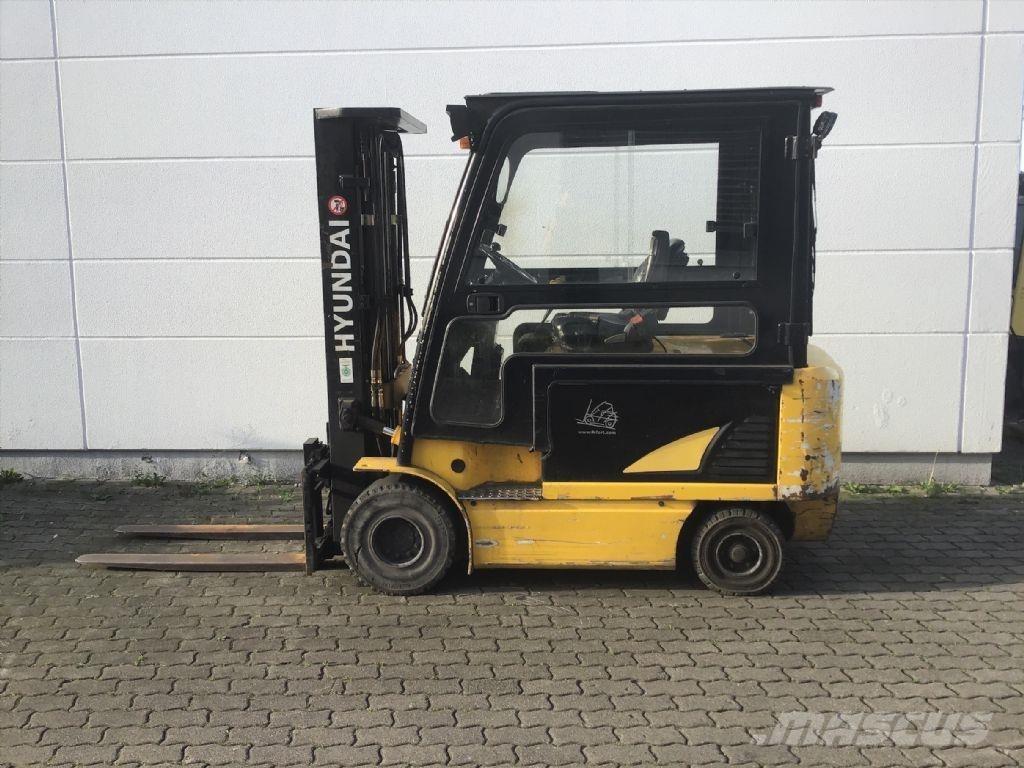 Hyundai 32B-7 Električni viličari
