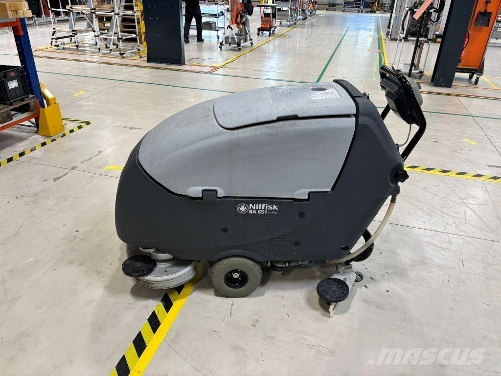 Nilfisk BA 651 Strojevi za metenje