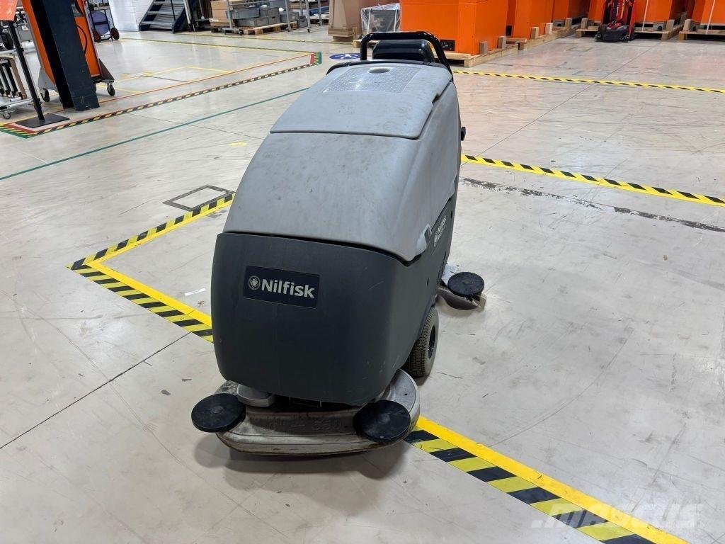 Nilfisk BA 651 Strojevi za metenje