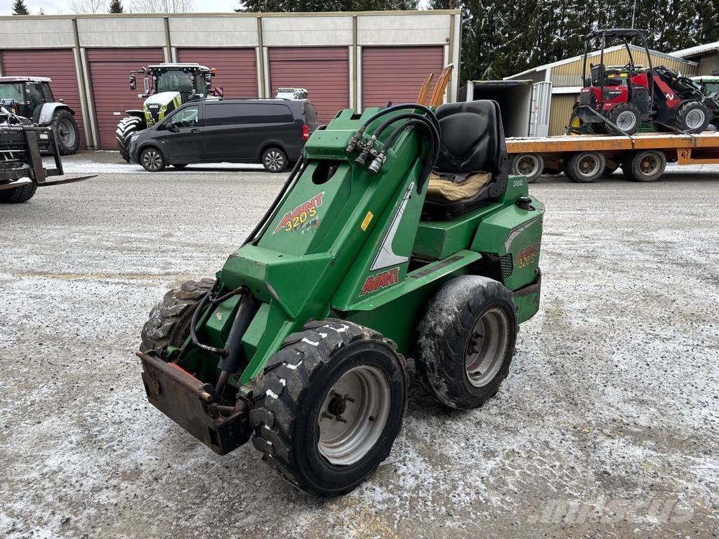 Avant 320 Višenamjenski utovarivači