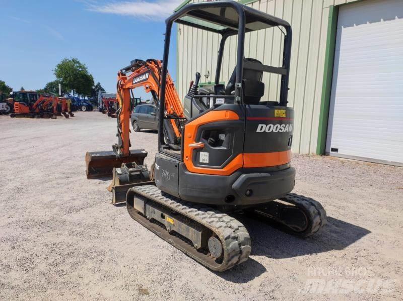 Doosan DX27Z Mini bageri <7t