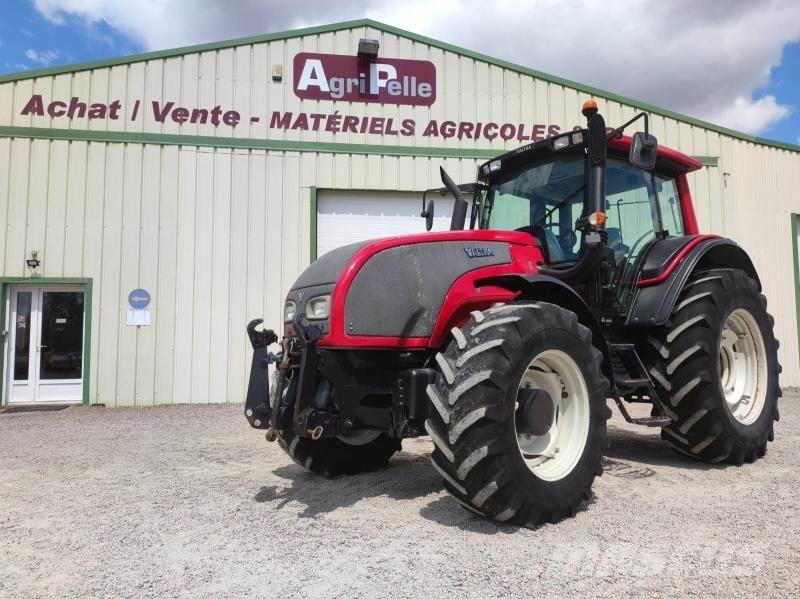 Valtra T151 Traktori