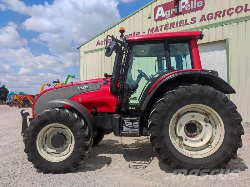 Valtra T151 Traktori