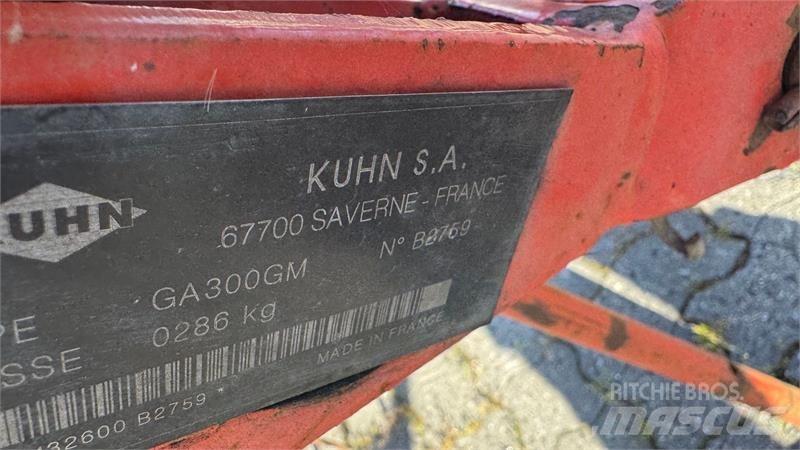 Kuhn GA300GM Okretači i sakupljači sijena
