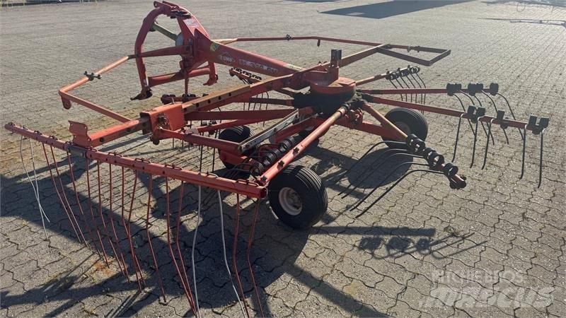 Kuhn GA300GM Okretači i sakupljači sijena